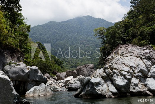 Bild på Rocky shores of the Cangrejal river in Honduras